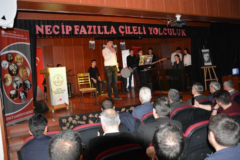 Necip Fazıl Kısakürek, tanıtıldı