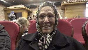 72 Yaşındaki Fatma Nine İlk Kez Tiyatro Seyretti