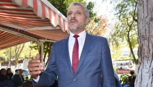 Aksu: Kıbrıs'ta Bayrağımızı Zorla İndirmek İsteyen Alçağın Akıbetini Hatırlatırız!