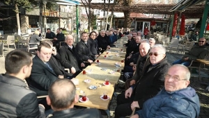 Çay eşliğinde gündemi değerlendirdiler