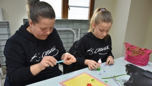 Çocuklar Anneleri İle Birlikte Öğreniyor