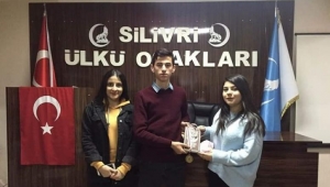 Silivri Ülkü Ocakları'nın Bilgi Yarışmasında Ödül Heyecanı