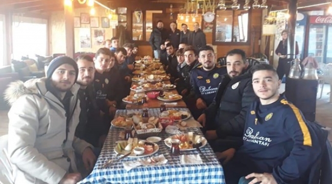 Green Cafe'den Değirmenköyspor'a Moral Kahvaltısı