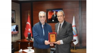 Kaymakam Partal'dan Hayırsever Kancıoğlu'na Teşekkür Plaketi