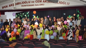 Minik Öğrenciler Masallarıyla Büyüledi