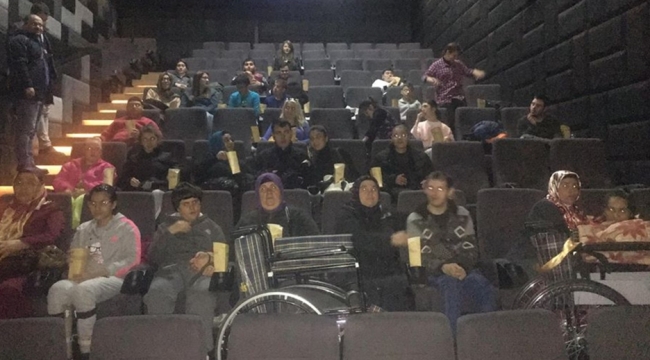 Özel Öğrenciler Sinemada Film İzledi