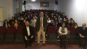 Prof. Dr. Meriç Alpay Üniversiteye Hazırlanan Öğrencilerle Bir Araya Geldi 