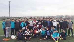 Silivrispor'dan Beycilerspor'a Spor Malzemesi Desteği