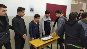 TOKİ Cumhuriyet'te Çakıroğlu'nun Ruhuna Atfen Lokum Dağıtıldı