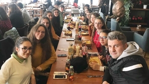 TOKİ Öğrencileri Moody's Cafe'de Buluştu