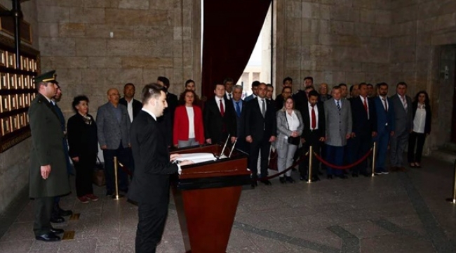 Başkan Esen, Anıtkabir Özel Defteri'ni İmzaladı