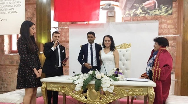 Başkan Esen, Genç Çiftin Nikah Şahidi Oldu