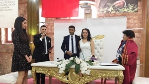 Başkan Esen, Genç Çiftin Nikah Şahidi Oldu