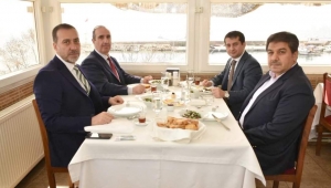 Başkan Yılmaz, İBB Grup Başkanvekilleri ile buluştu