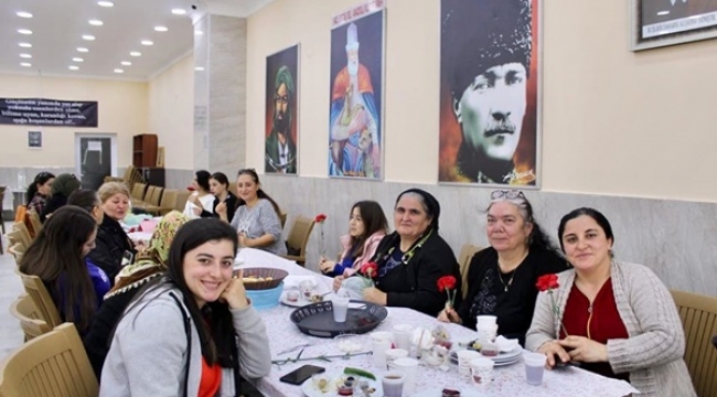 Cemevi'nde Kadınlar Günü'nde Kahvaltı Etkinliği Düzenlendi