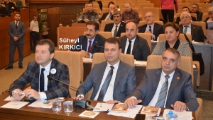 CHP Grup Başkanvekili Yılmaz'a Sordu: "Belediyeye Yapılan Bu Bağışlar Karşılıksız Mı?"