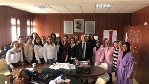 Dünya Kadınlar Günü'ne Özel Pasta Kesildi