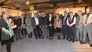 Karma Renkler Sergisi Açıldı