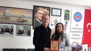 Kenar'a Onursal Ödül