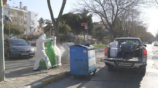 Selimpaşa'da Durak ve Çöp Konteynerleri Dezenfekte Ediliyor
