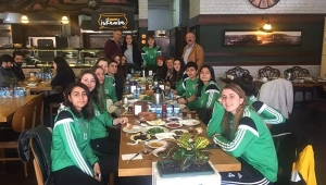 Terbiyeli'den Bayan Futbolculara Kahvaltı Jesti