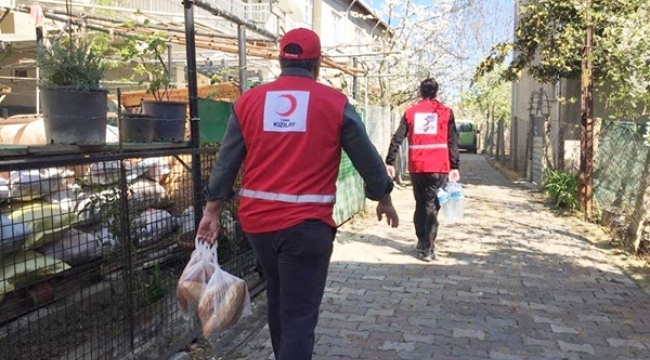 Kızılay 2 Günde Silivri'de 500 Pide, 500 Ekmek, 500 Su Dağıttı