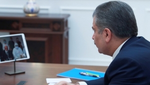 Sağlık Bakanı Koca, Covid-19 Hastalarını Tedavi Eden Hekimlerle Görüştü