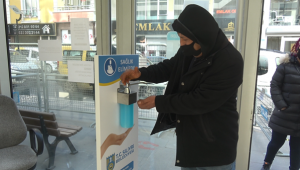 Silivri'de Kurum Girişlerine Mobil Dezenfektan Yerleştirildi