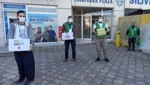 Silivri İHH, İhtiyaç Sahiplerine Erzak Dağıtmayı Sürdürüyor