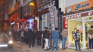 Yasak Kararı Sonrası Silivrili Vatandaşlar Fırın ve Marketlere Koştu!