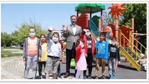 Başkan Yılmaz, Dışarı Çıkan Çocukların Heyecanına Ortak Oldu