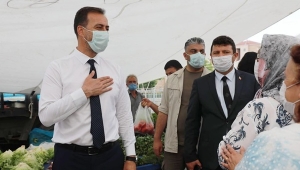Başkan Yılmaz, Perşembe Pazarı'nı Dolaştı
