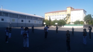 Çekirgeler, yeniden 'Oss' dedi