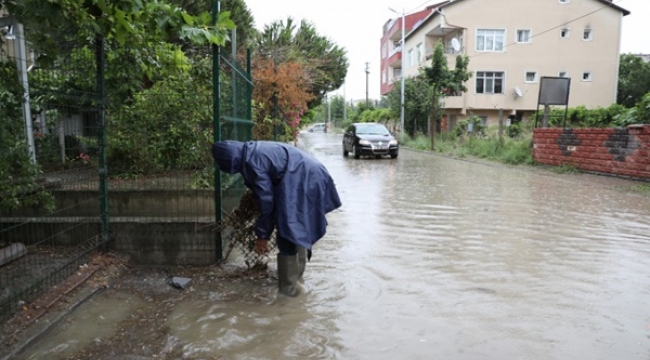 Gümüşyaka'da Hatlar Tıkandı, Siteleri Su Bastı!