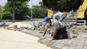 Kavaklı'da Bozulan Kilitli Taşlar Onarılıyor
