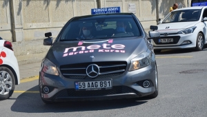 Mete'nin Kursiyerleri Ehliyet İçin Direksiyon Salladı