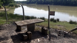 Sinekli'deki Mesire Yerinde Masalar Kırık, Tuvaletlerde Su Yok!