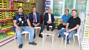 Yılmaz, Diriliş Oto'da Çay Molası Verdi