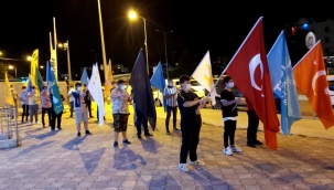 Tarihimizin Şanlı Bayrakları Demokrasi Nöbeti'nde Dalgalandı
