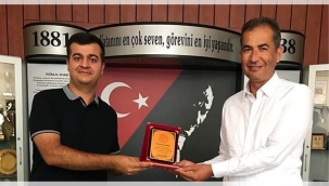 Artar, ilçeye veda eden personelini onurlandırdı