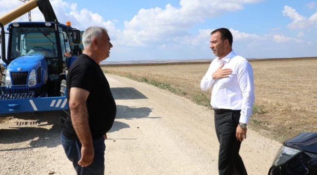 Başkan Yılmaz, Ayçiçeği Hasadı Yapan Çiftçilerin Yanındaydı