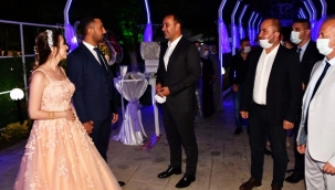 Başkan Yılmaz, genç çiftin mutluluğuna ortak oldu