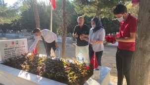 CHP, Şehitlerimizi Mezarları Başında Andı