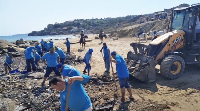 İBB, Kirlenen Kıyı ve Plajları Anında Temizliyor