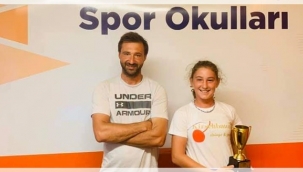 Kaptanın kızı teniste 1'inci oldu