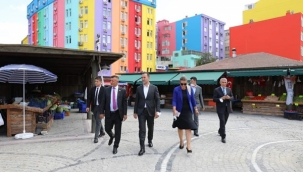 Yılmaz, hayata geçirdiği çalışmaları partidaşlarına tanıttı