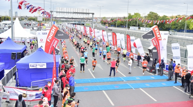 15. İstanbul Yarı Maratonu'nu İBB'li Sporcular Birinci Tamamladı