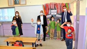 Artar, Okulun İlk Gününde Öğrencilerin Yanındaydı
