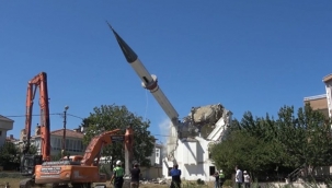 Hasarlı Caminin Yıkım İşlemi Gerçekleştirildi
