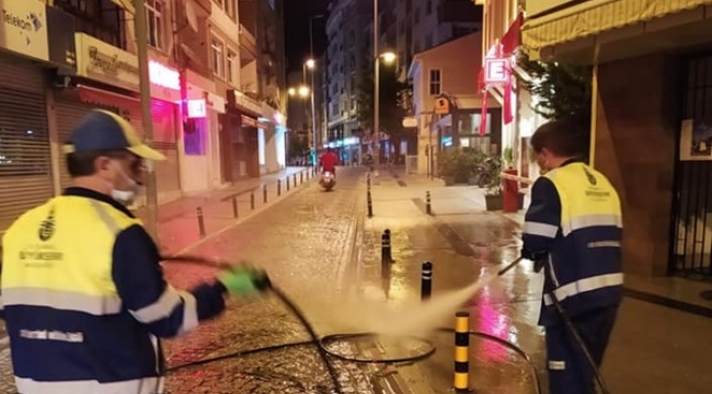 İBB ekipleri Fevzi Çakmak Caddesi'ni tertemiz yaptı